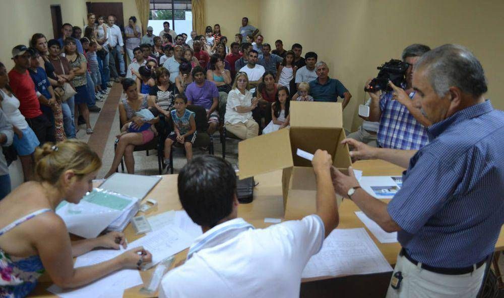 �Queremos que los empleados municipales del Saladillo tengan su casa propia�