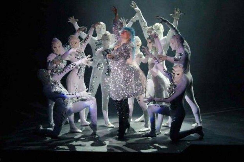 F�tima Florez estren� su show en Carlos Paz