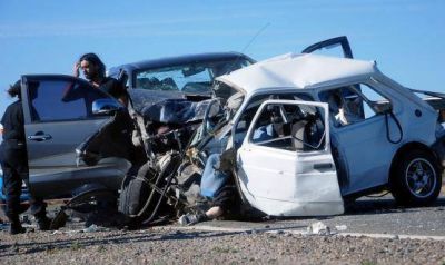 Dos hombres murieron y otros cuatro resultaron heridos en un choque m�ltiple