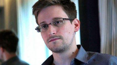 Edward Snowden volvi� a decir que aceptar�a asilo en Brasil