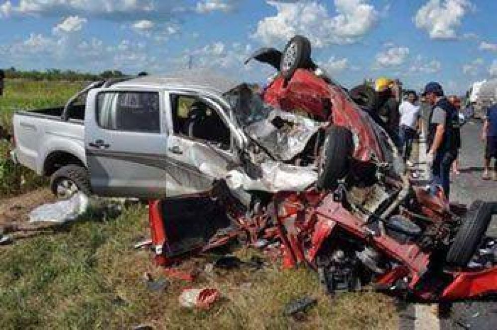 RUTAS TRAGICAS: MUEREN TRES SOLDADOS DE SANTA CRUZ EN BRUTAL CHOQUE