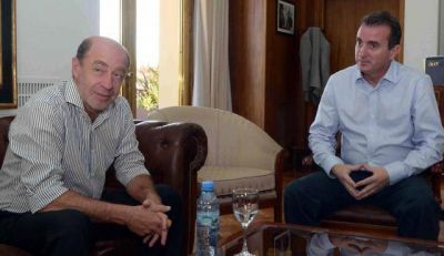 El Gobernador se reuni� con referentes de la UCR y el PD para buscar consenso