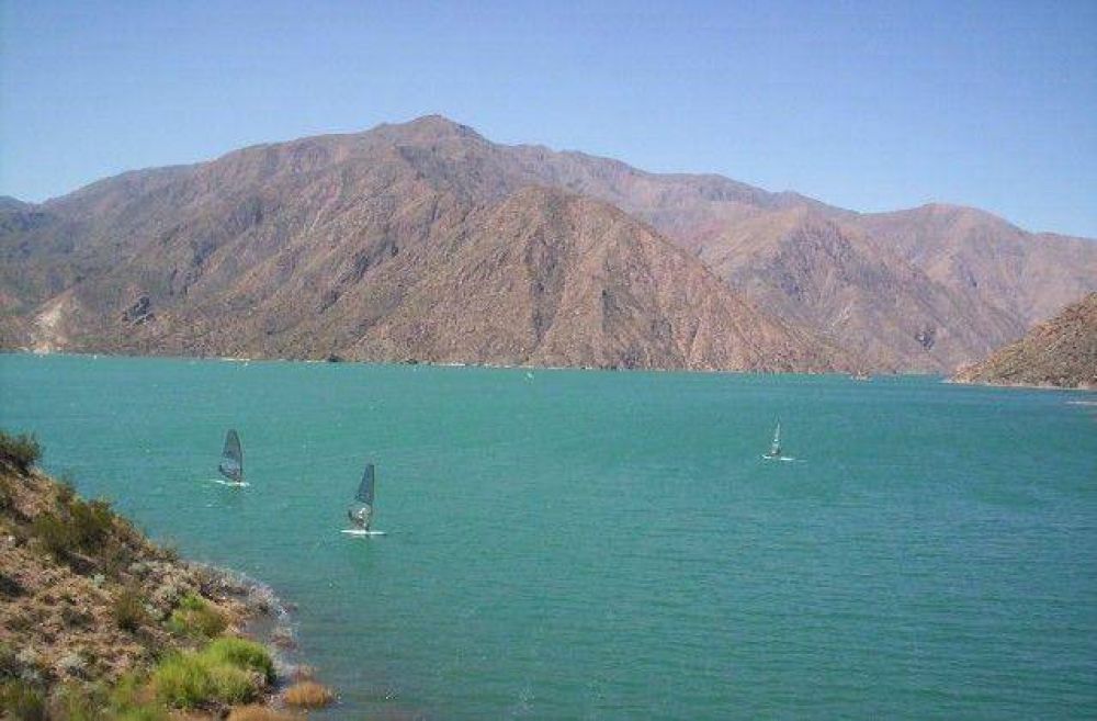 Ambiente present� el Programa de Seguridad en Espejos de Agua para las fiestas
