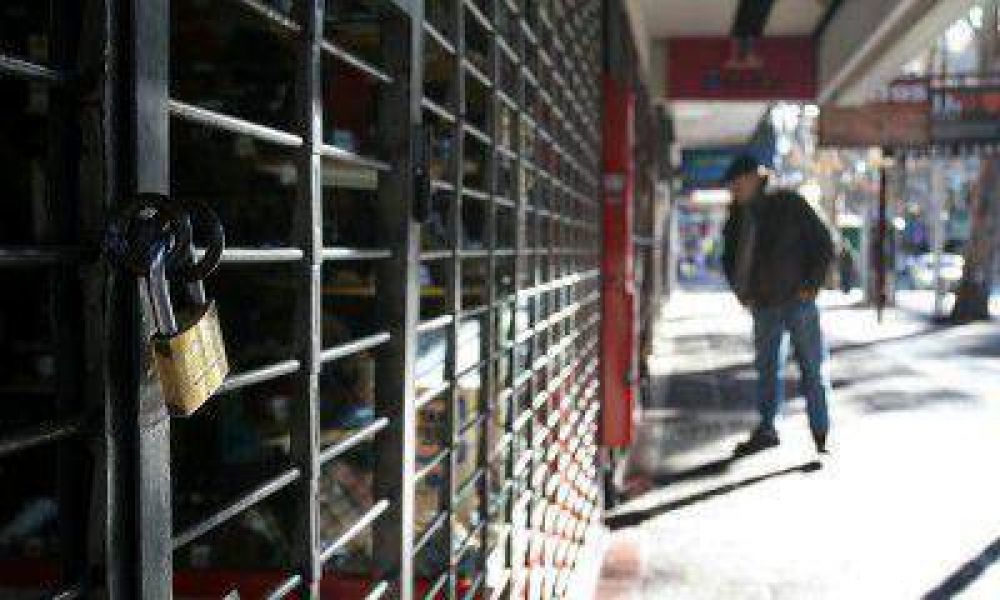No se cumpli� el acuerdo y pocos locales de Ciudad abrieron el domingo
