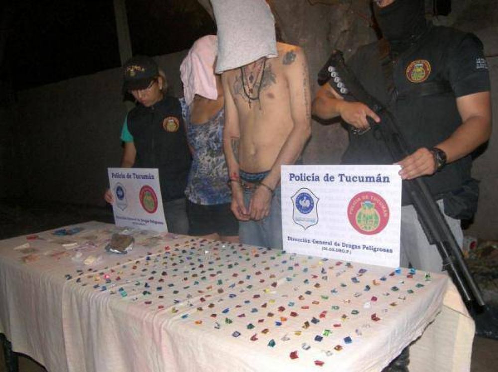 Tres hermanos est�n detenidos y su madre pr�fuga por vender droga