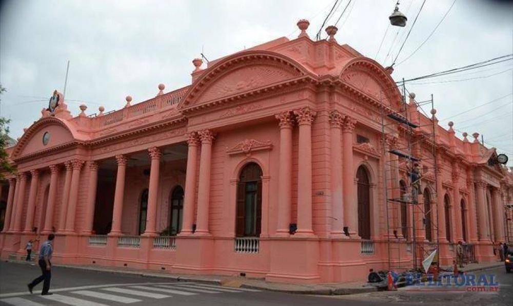 Ricardo sale de vacaciones por 15 d�as y Canteros ocupar� el sill�n de Ferr�