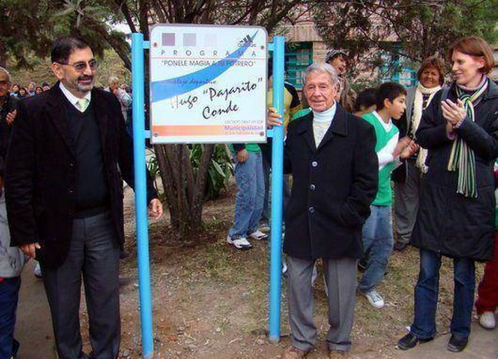 Municipio y ADIDAS inauguraron cancha de futbol sint�tica "Hugo Conde" 