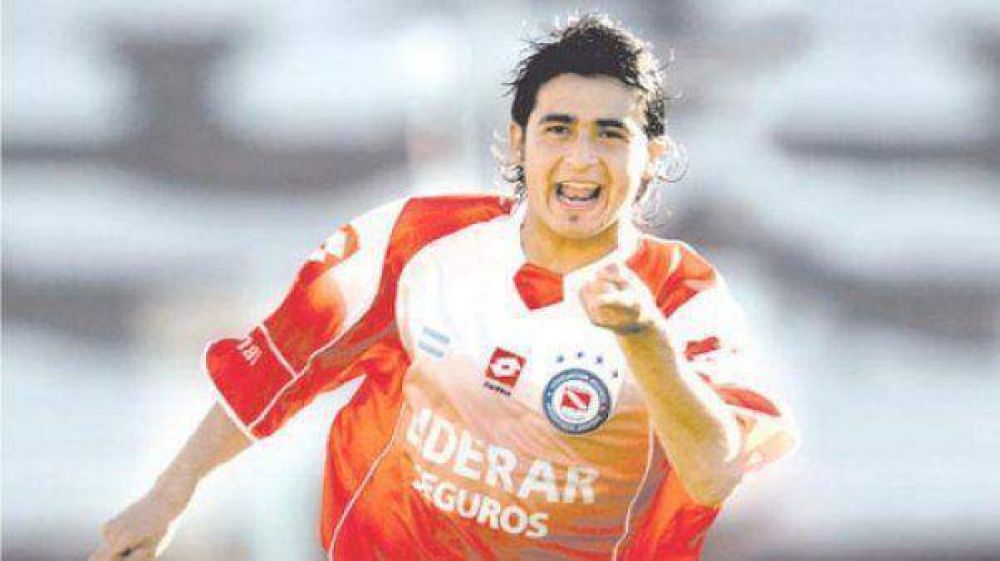Pisculichi es el primer refuerzo de Argentinos Juniors, que sigue sin DT