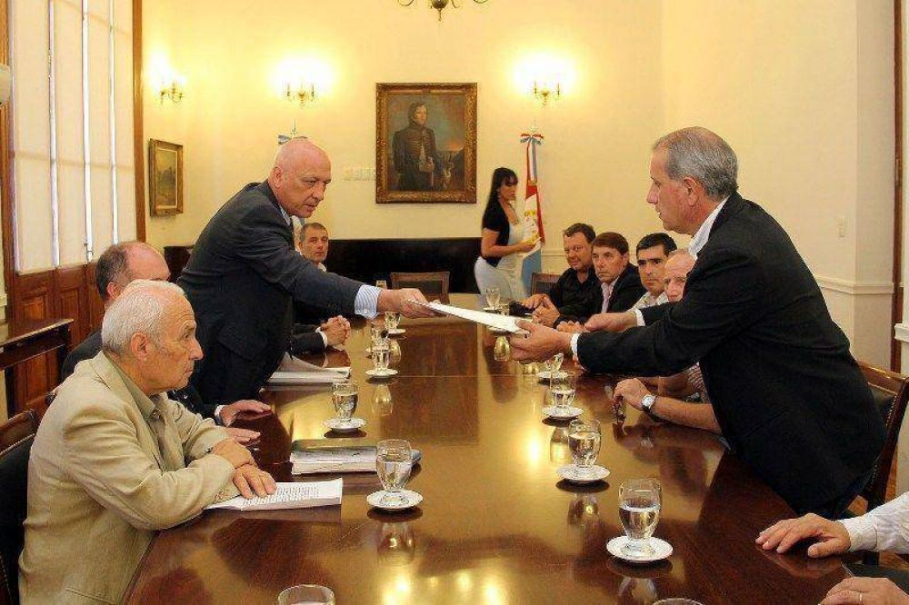 Entregaron aportes no reintegrables a municipios y comunas para estudios de factibilidad de infraestructura de gas