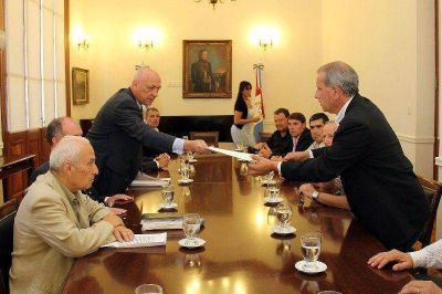 Entregaron aportes no reintegrables a municipios y comunas para estudios de factibilidad de infraestructura de gas