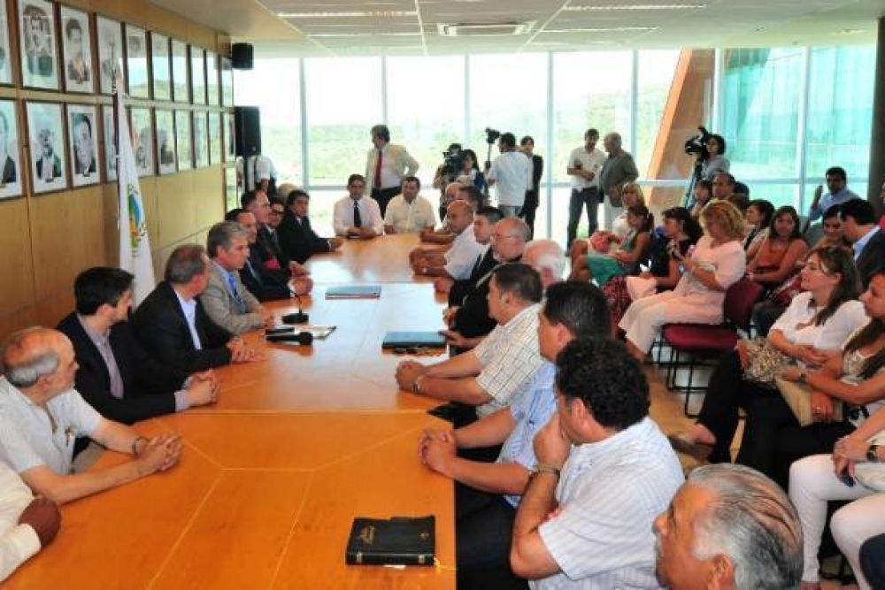 Poggi se reuni� con representantes de diferentes cultos de la provincia
