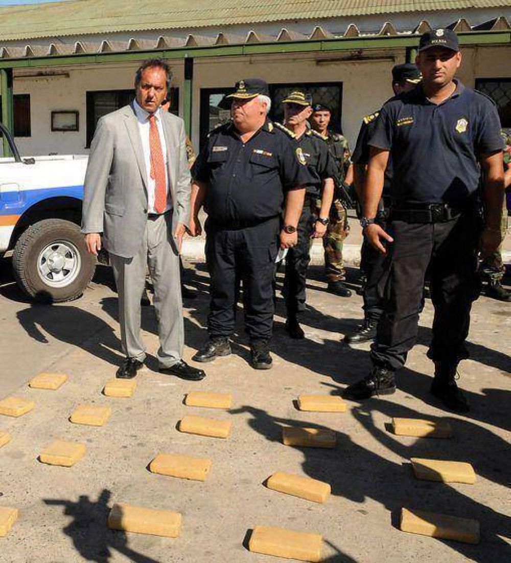 Secuestran una tonelada de marihuana que iban a vender en Buenos Aires