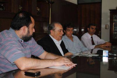 Gobierno anunci� plan de construcci�n de ba�os
