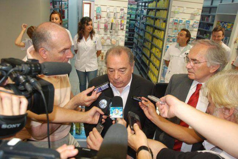 Jorge dice que se analizar� �lo que est� fuera de la disciplina� de los polic�as acuartelados