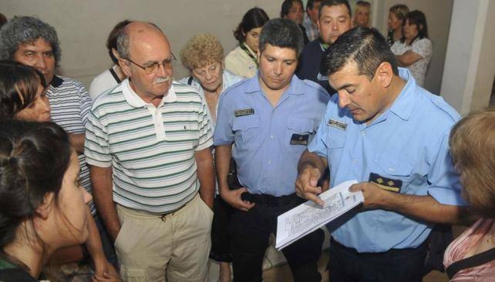 Un intento de reconciliaci�n en la seccional 6�