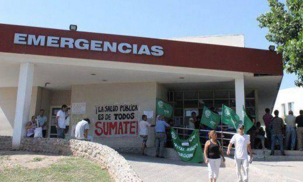 El gobernador amenaz� con despidos y recrudeci� el conflicto en Salud