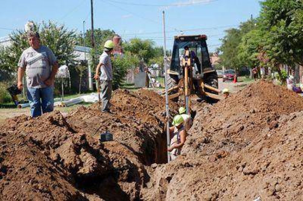 Omar Pacini recorri� la extensi�n de la obra p�blica social en la zona del barrio Malvinas