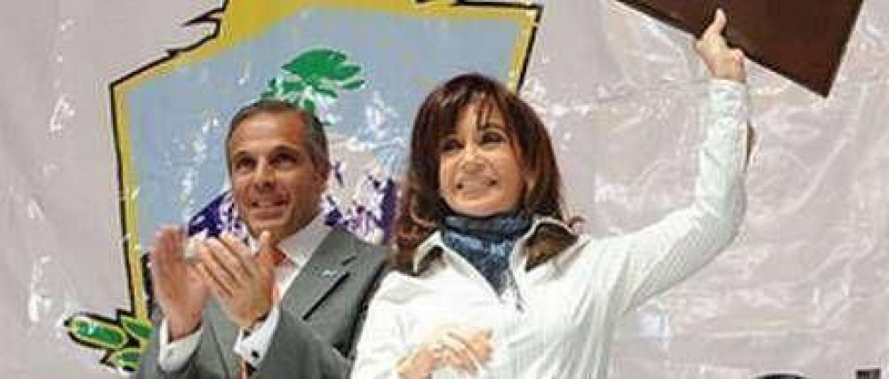 Cristina Kirchner: "Ahora que la ANSES est� en manos del Estado lo llaman `la caja�, antes no dec�an nada"