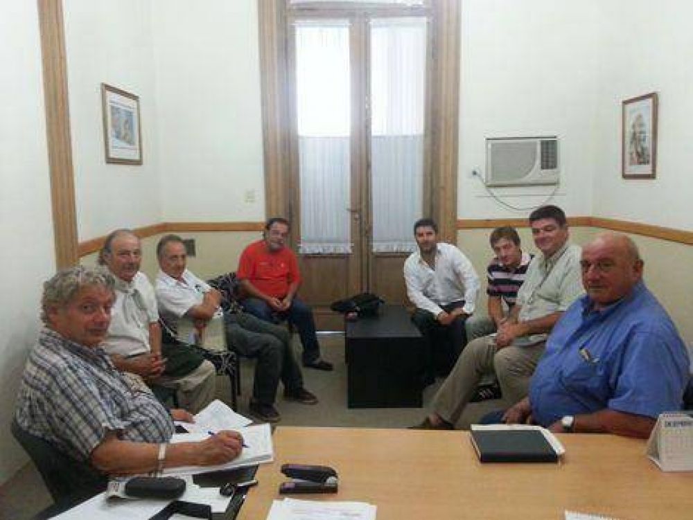 Gast�n Zaccardi se reuni� con los delegados de las localidades rurales 