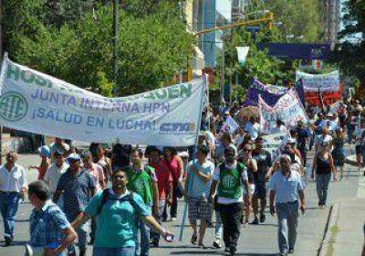 ATE Salud sale a cortar rutas y el Gobierno amenaza con descuentos 
