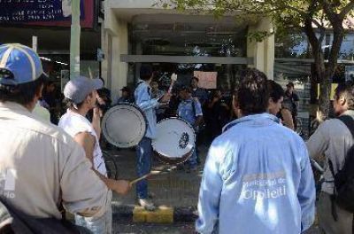 Municipales no descartan plan de lucha en Cipolletti