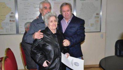 El Gobierno adjudic� la obra para la instalaci�n de c�sped en la cancha "Nora Vera"