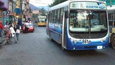 Desde hoy rige un esquema especial en los servicios y transporte por Navidad