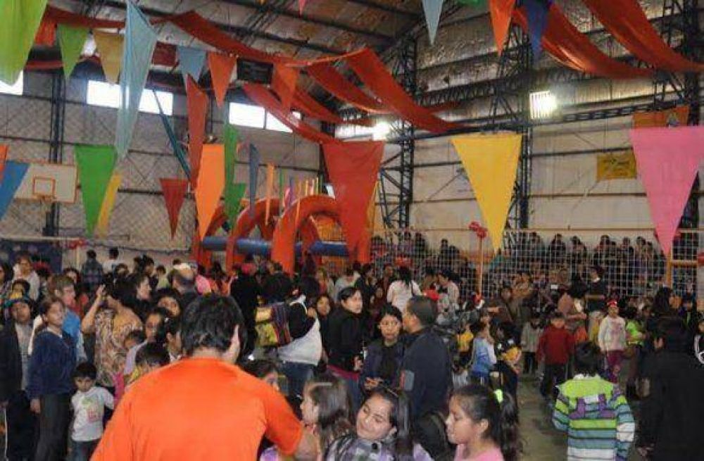 Pap� Noel contin�a recorriendo los barrios de R�o Grande