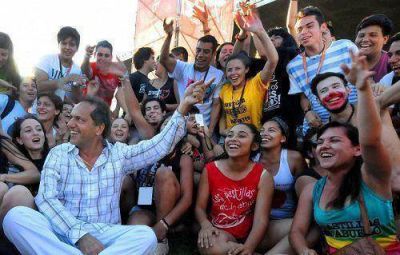 Scioli convoca a la juventud a la cultura del encuentro