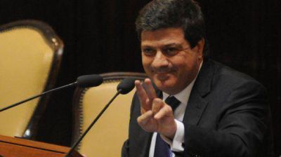 Mariotto hace lobby desde su agencia de noticias para postularse como gobernador en 2015