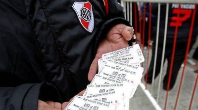 Esc�ndalo de la reventa en River: las escuchas tambi�n involucran a Ram�n D�az y a su hijo Emiliano