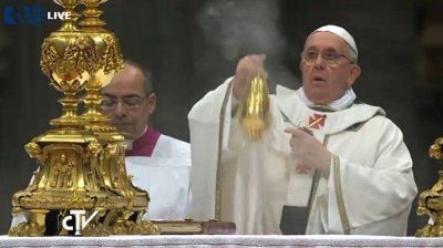 El papa Francisco celebra su primera Navidad
