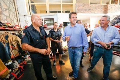 Massa y Zamora recorrieron los servicios de emergencias en Tigre