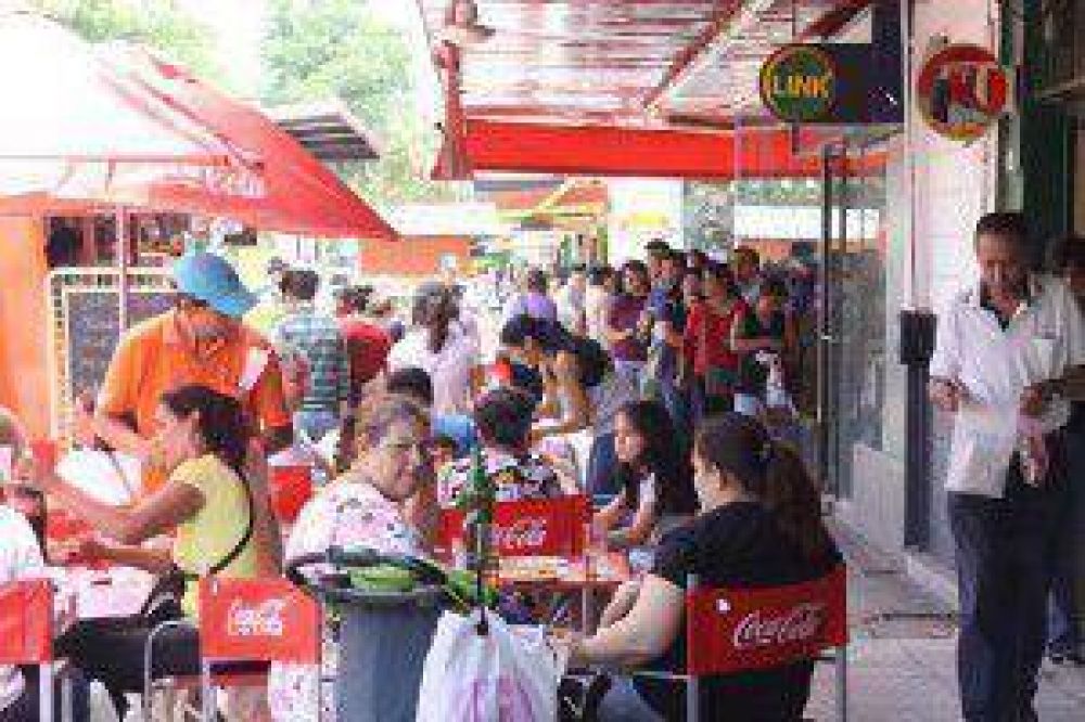Gran din�mica comercial en toda la plaza