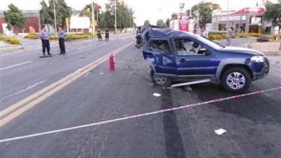A 150 kil�metros por hora, una camioneta mat� a conocida profesora de Reconquista