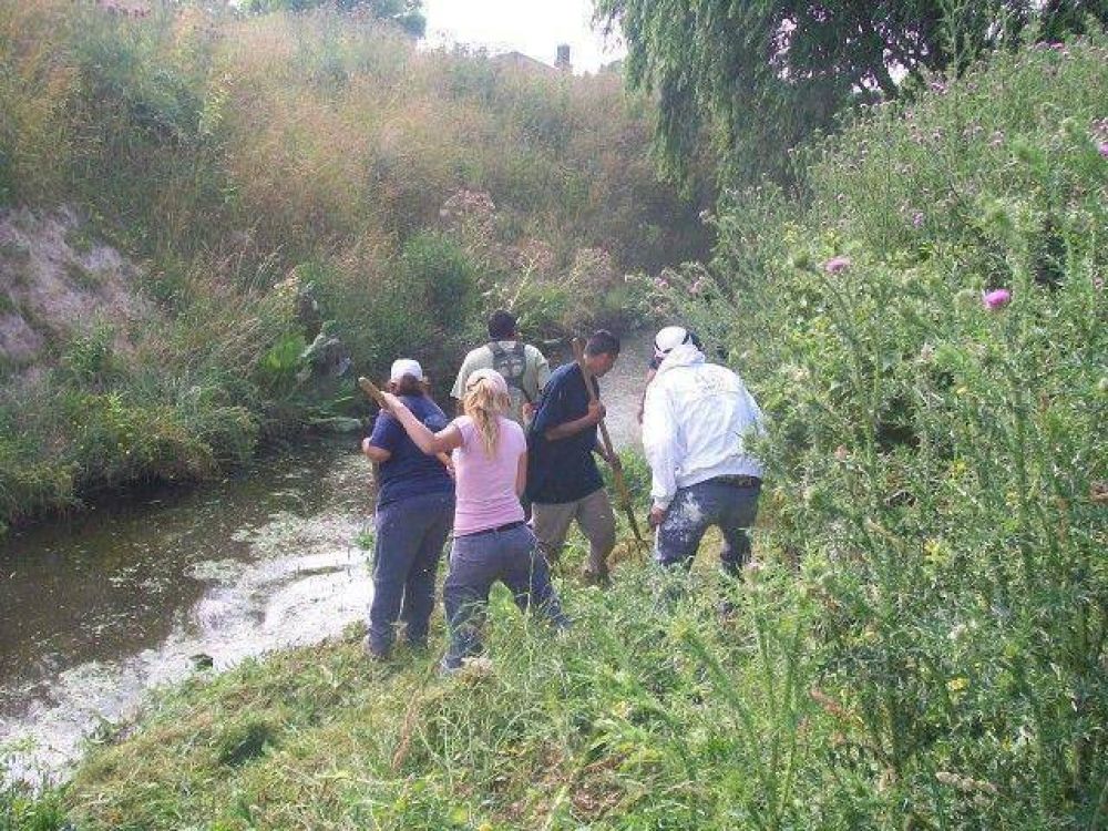 El Municipio contin�a con la limpieza del arroyo La Tapera