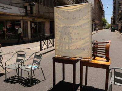 Miles de rosarinos pasaron las fiestas sin luz y estall� la bronca contra la EPE