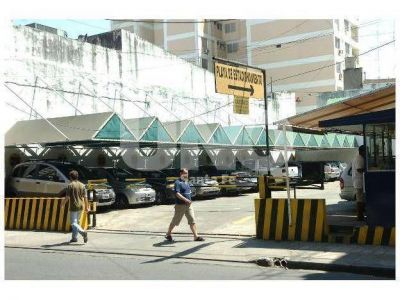 Alquilar una cochera por mes cuesta entre $450 y $600 en la ciudad