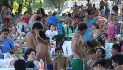 Los cordobeses inundaron los r�os, lagos y balnearios