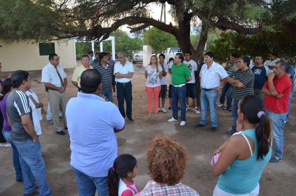 Cinco familias recibieron su vivienda en v�speras de navidad