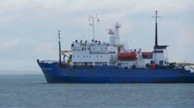 Un barco con 70 personas qued� varado en la Ant�rtida