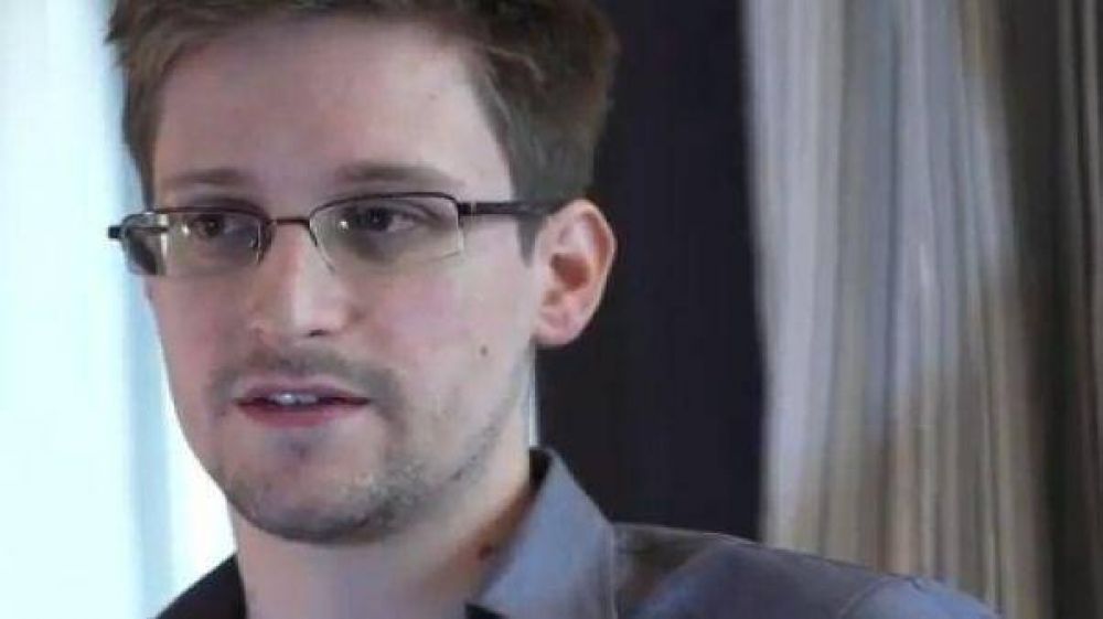 El reclamo de Edward Snowden en la noche de Navidad