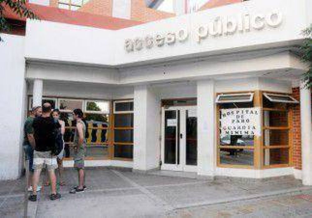Cruces entre enfermeros y m�dicos por falta de servicios en el Castro Rend�n 