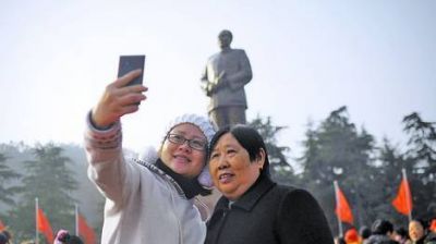 La mayor�a de la poblaci�n defiende a Mao, el padre de la China socialista