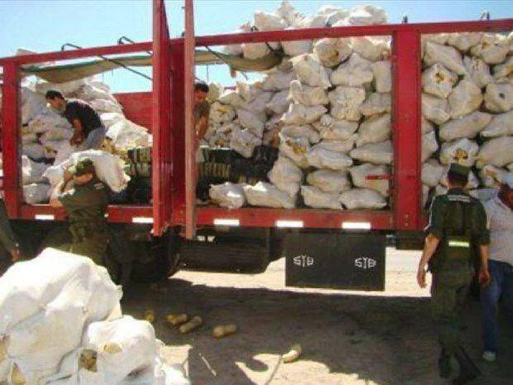 Secuestran una tonelada de marihuana en ruta 81