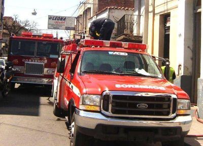 Sofocan un incendio en vivienda de San Pedrito