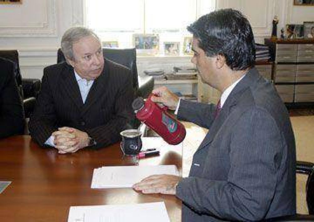 Peralta pidi� a Capitanich �una definici�n� por los yacimientos de Petrobras