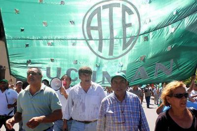 Estatales continuar�n con las protestas con cortes en toda la provincia