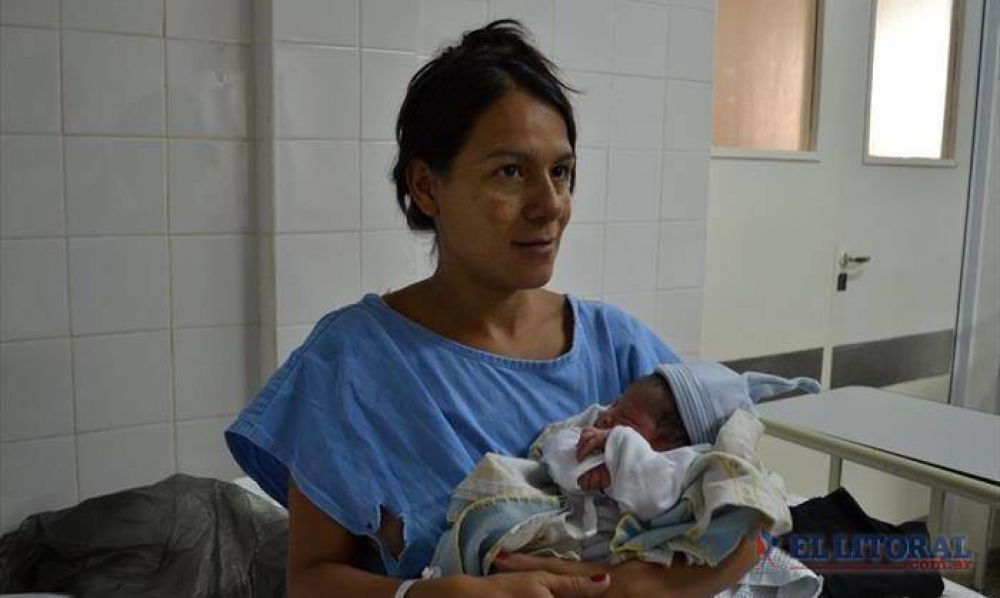 Una abuela de 35 a�os dio a luz a Danilo, el primer beb� de Navidad