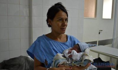 Una abuela de 35 a�os dio a luz a Danilo, el primer beb� de Navidad
